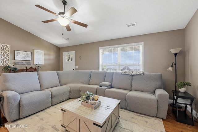 6515 Martha Oak Lane, Knoxville, TN 37918