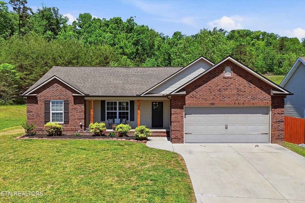 6515 Martha Oak Lane, Knoxville, TN 37918