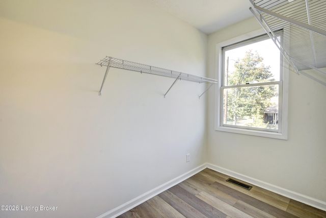 955 S 7th St, Louisville, KY 40203