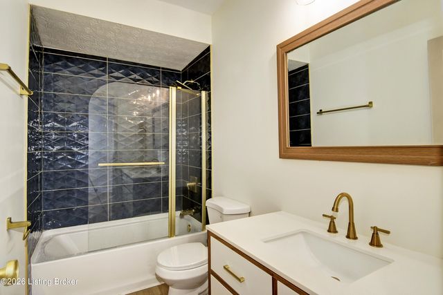 955 S 7th St, Louisville, KY 40203