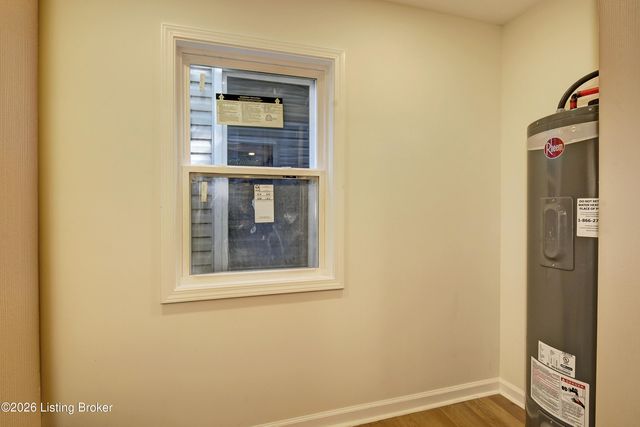 955 S 7th St, Louisville, KY 40203