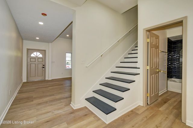 955 S 7th St, Louisville, KY 40203