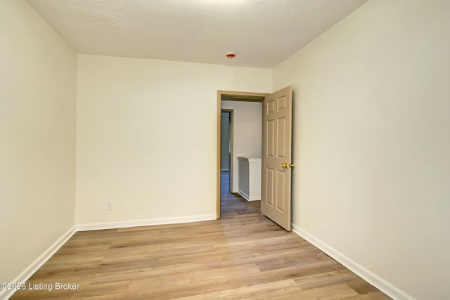 955 S 7th St, Louisville, KY 40203