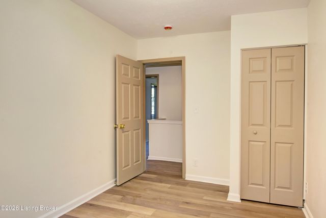 955 S 7th St, Louisville, KY 40203