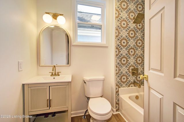 955 S 7th St, Louisville, KY 40203