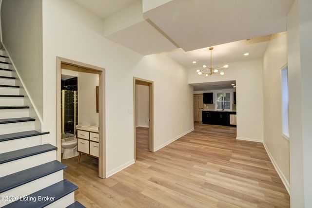 955 S 7th St, Louisville, KY 40203