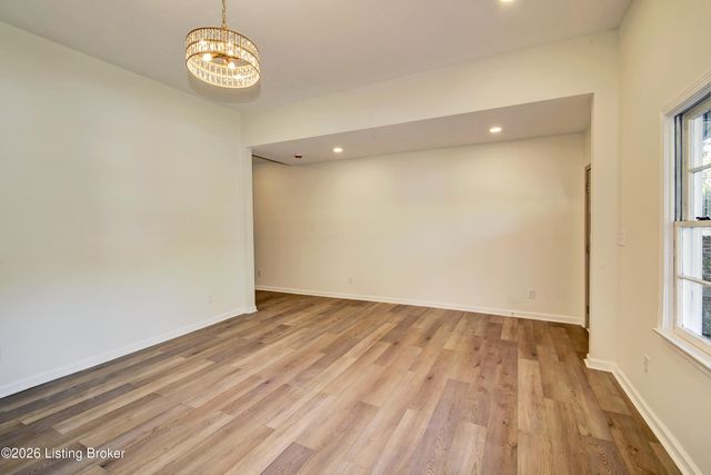 955 S 7th St, Louisville, KY 40203