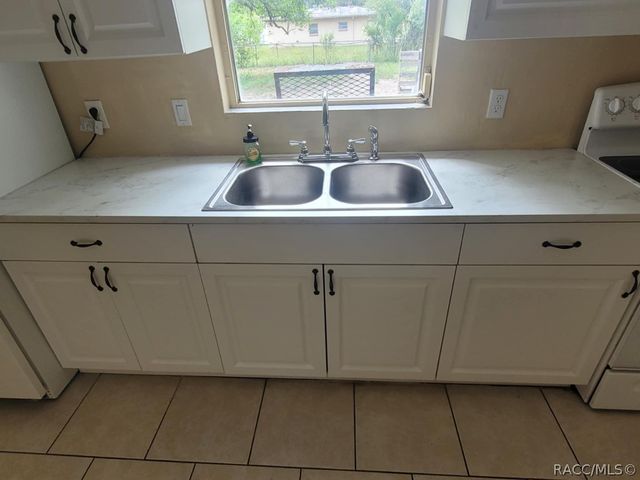 10 S Washington Street, Beverly Hills, FL 34465