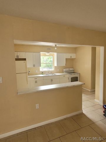 10 S Washington Street, Beverly Hills, FL 34465