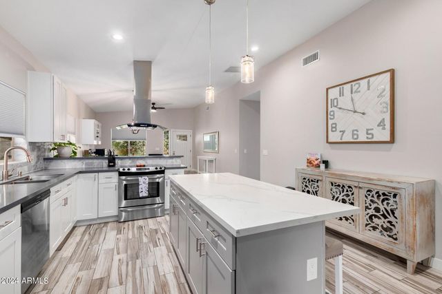 2647 E CONTENTION MINE Road, Phoenix, AZ 85032