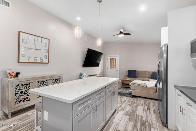 2647 E CONTENTION MINE Road, Phoenix, AZ 85032