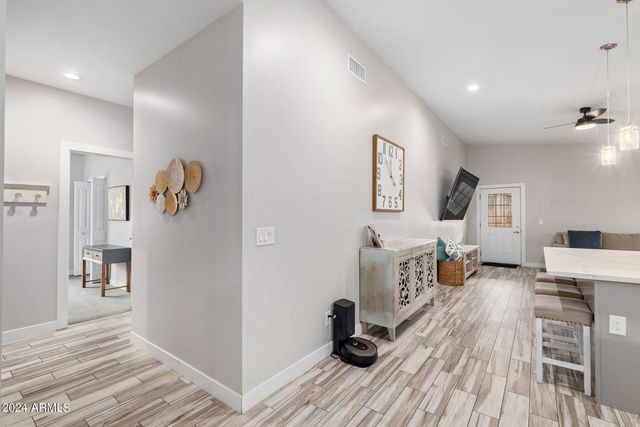 2647 E CONTENTION MINE Road, Phoenix, AZ 85032