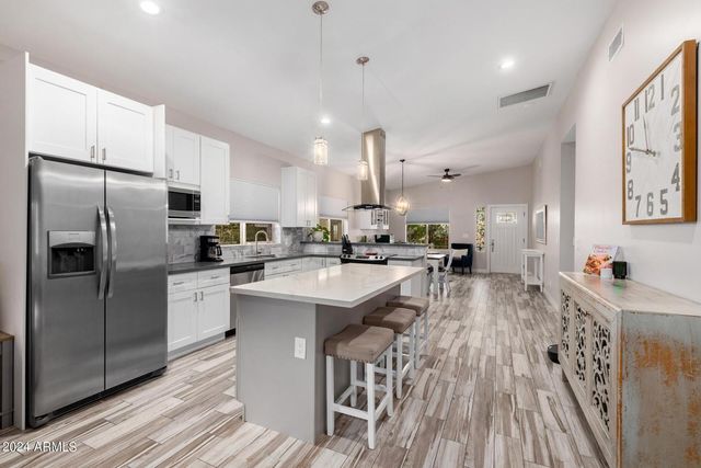 2647 E CONTENTION MINE Road, Phoenix, AZ 85032