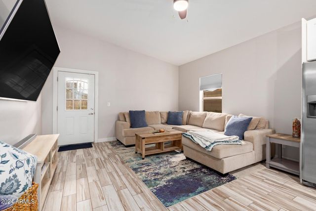 2647 E CONTENTION MINE Road, Phoenix, AZ 85032