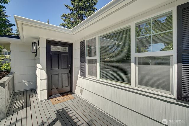 15524 Midvale Avenue N, Shoreline, WA 98133