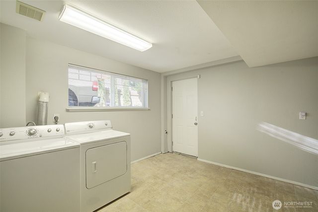 15524 Midvale Avenue N, Shoreline, WA 98133