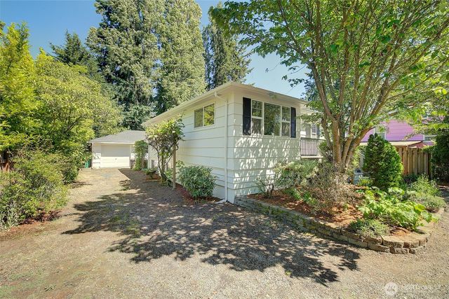 15524 Midvale Avenue N, Shoreline, WA 98133