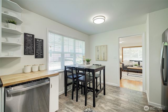 15524 Midvale Avenue N, Shoreline, WA 98133