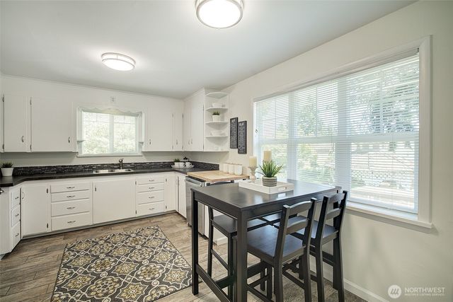 15524 Midvale Avenue N, Shoreline, WA 98133