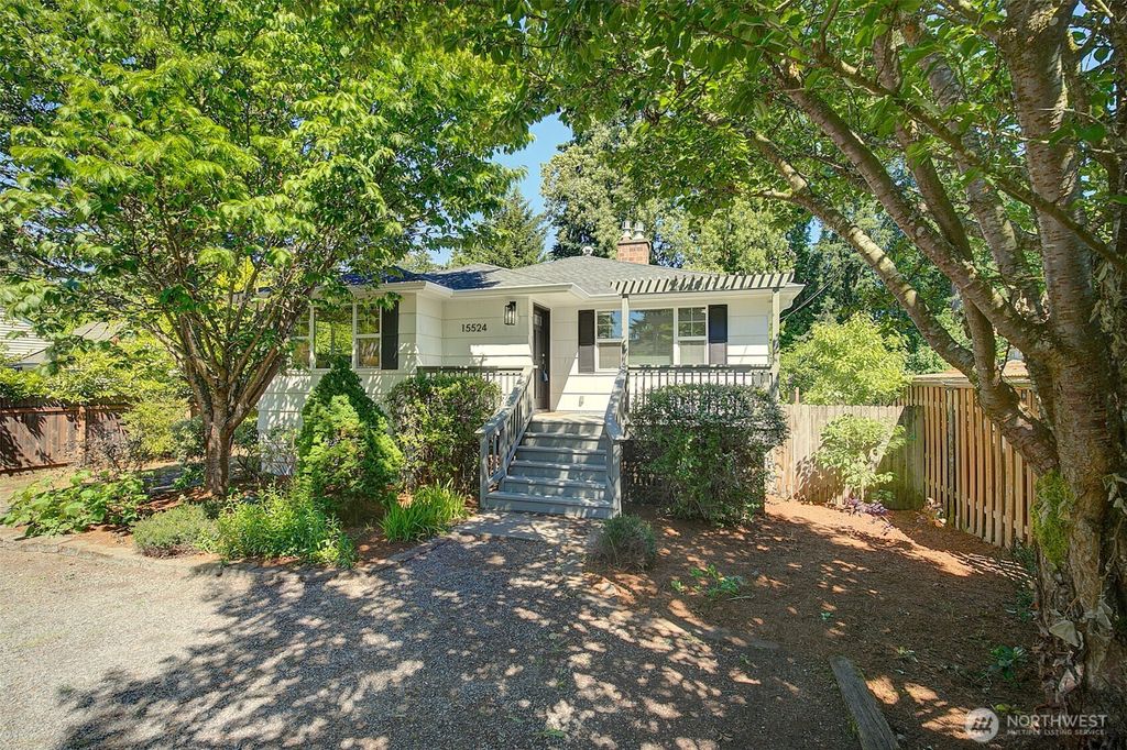 15524 Midvale Avenue N, Shoreline, WA 98133