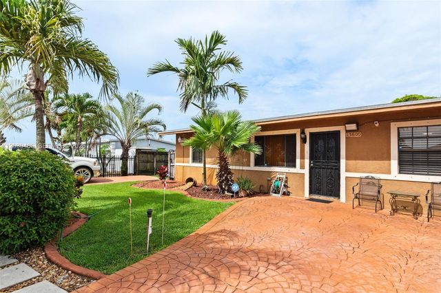 15600 NW 37th Pl, Miami Gardens, FL 33054