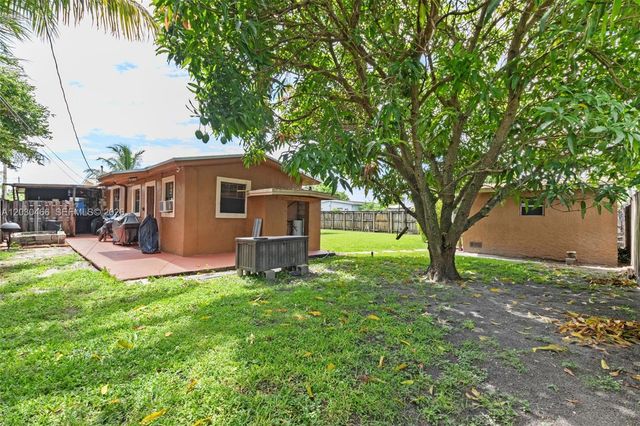 15600 NW 37th Pl, Miami Gardens, FL 33054