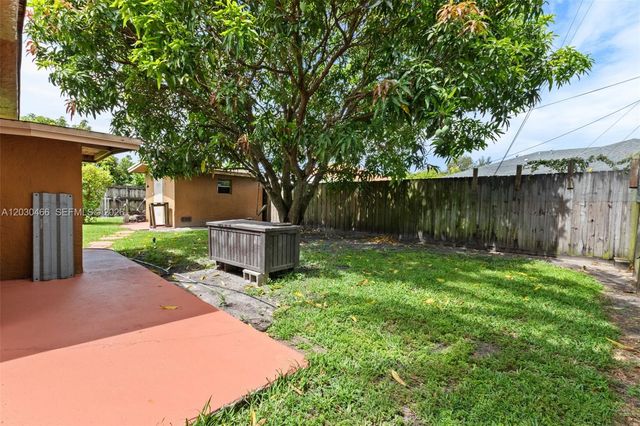 15600 NW 37th Pl, Miami Gardens, FL 33054