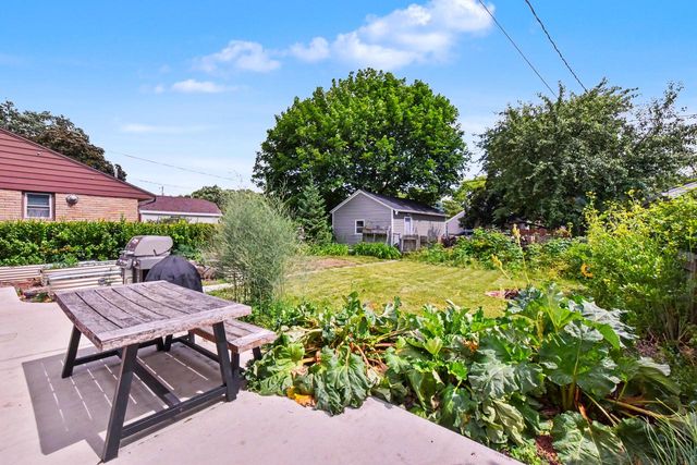 149 W Wabash AVENUE, Waukesha, WI 53186