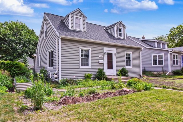 149 W Wabash AVENUE, Waukesha, WI 53186