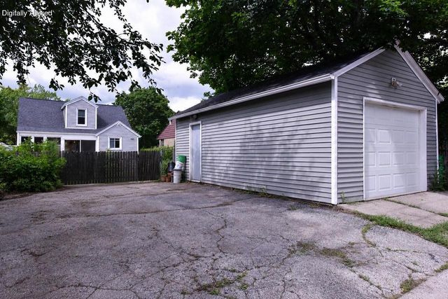 149 W Wabash AVENUE, Waukesha, WI 53186