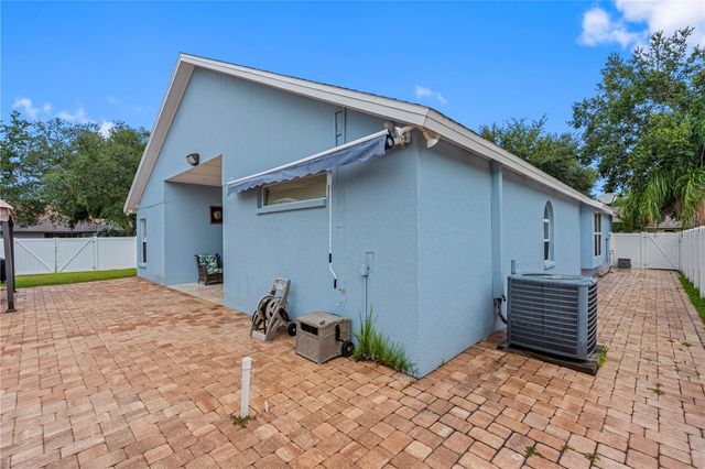 3306 PIN OAK LANE, Tampa, FL 33618