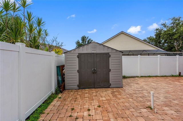3306 PIN OAK LANE, Tampa, FL 33618