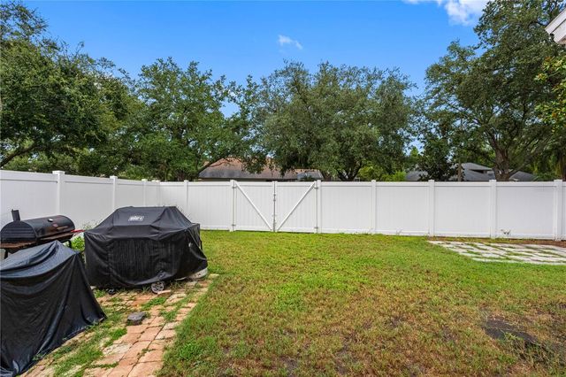 3306 PIN OAK LANE, Tampa, FL 33618