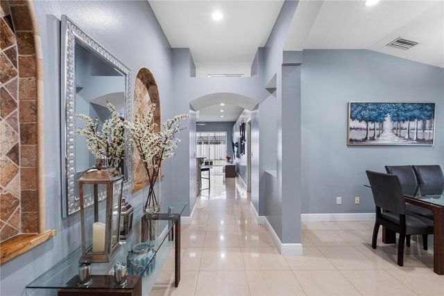 3306 PIN OAK LANE, Tampa, FL 33618