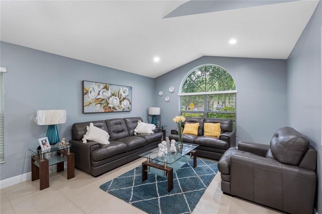3306 PIN OAK LANE, Tampa, FL 33618