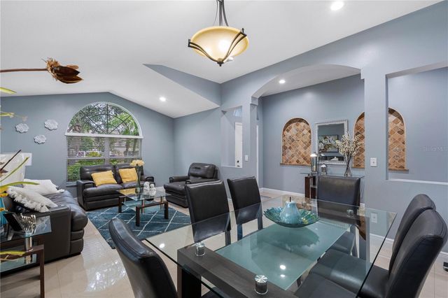 3306 PIN OAK LANE, Tampa, FL 33618
