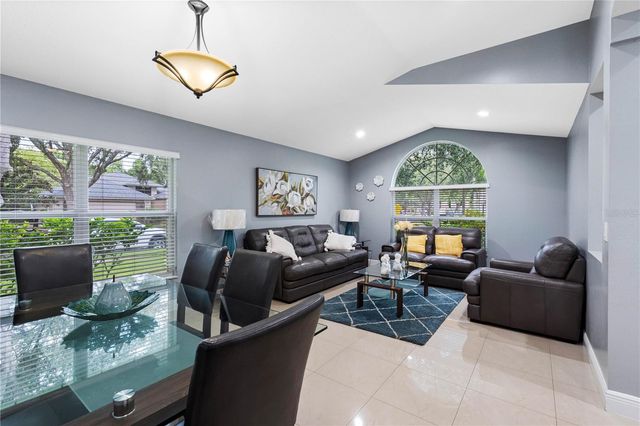 3306 PIN OAK LANE, Tampa, FL 33618