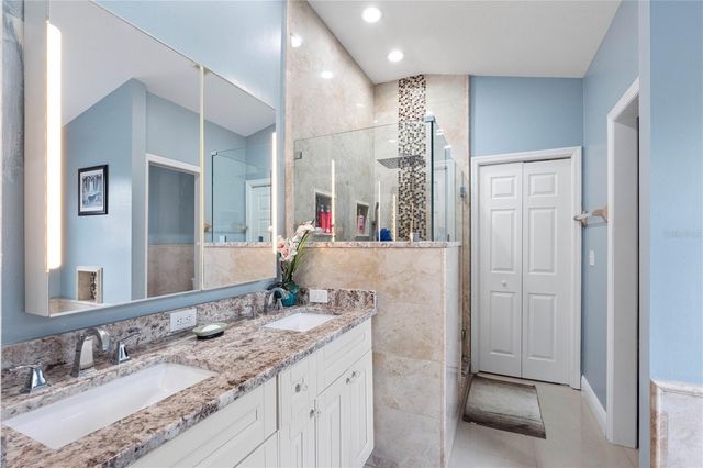 3306 PIN OAK LANE, Tampa, FL 33618