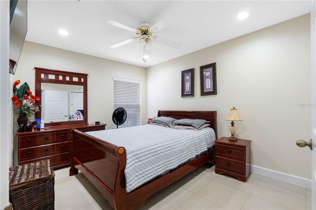3306 PIN OAK LANE, Tampa, FL 33618