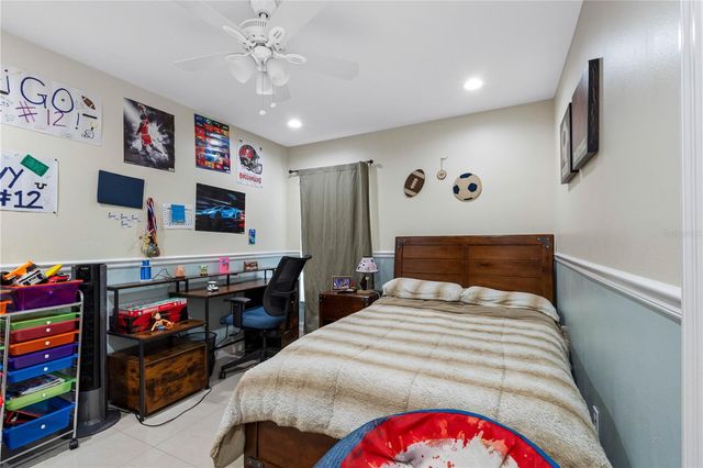 3306 PIN OAK LANE, Tampa, FL 33618