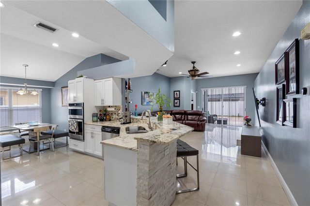 3306 PIN OAK LANE, Tampa, FL 33618