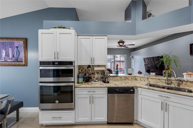 3306 PIN OAK LANE, Tampa, FL 33618