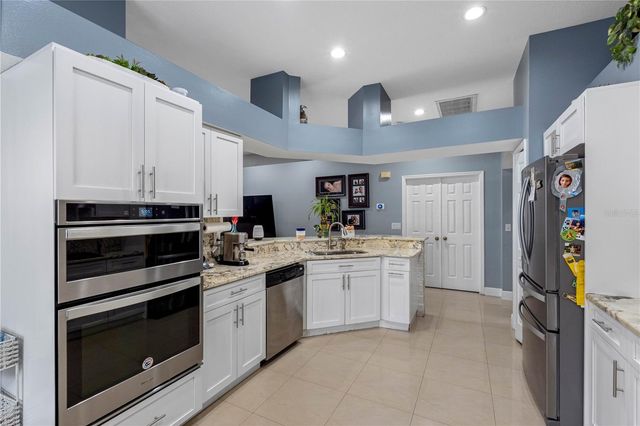 3306 PIN OAK LANE, Tampa, FL 33618