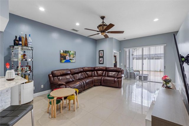 3306 PIN OAK LANE, Tampa, FL 33618