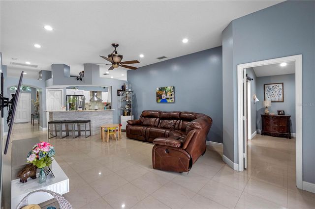 3306 PIN OAK LANE, Tampa, FL 33618