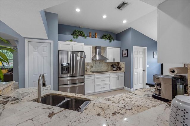 3306 PIN OAK LANE, Tampa, FL 33618
