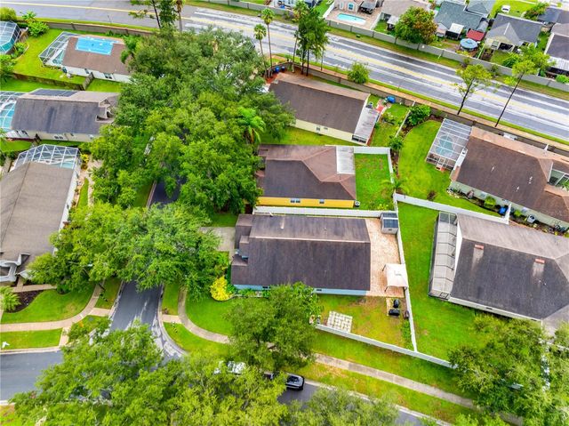 3306 PIN OAK LANE, Tampa, FL 33618