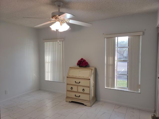 369 Bennington Lane, Lake Worth, FL 33467