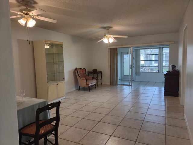 369 Bennington Lane, Lake Worth, FL 33467