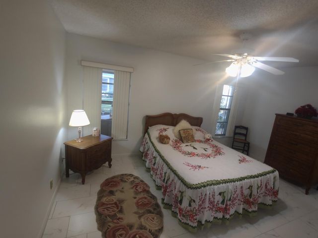 369 Bennington Lane, Lake Worth, FL 33467